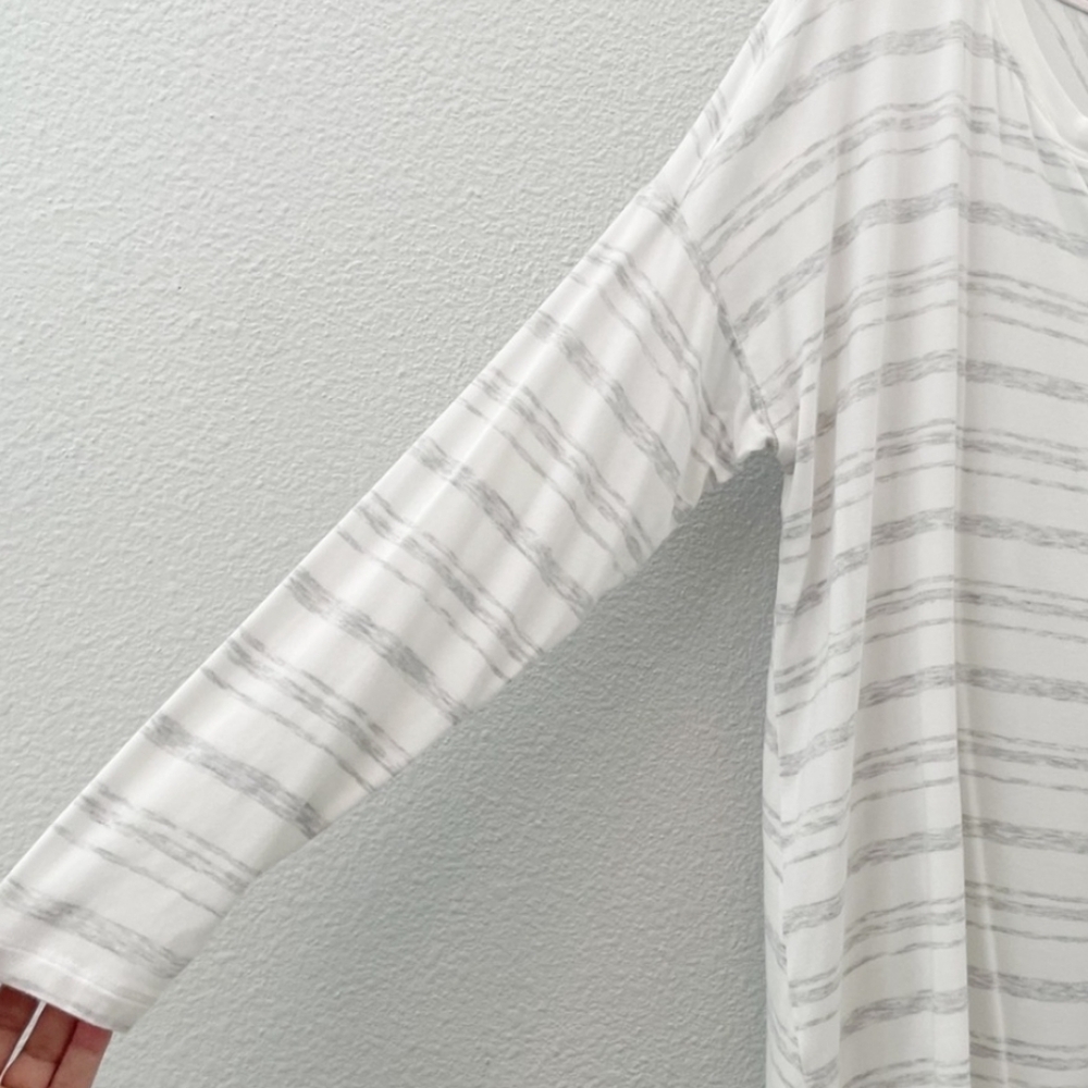 Cabi 5930 White Gray Stripped Atc Habit Long Sleeve Oversized Tshirt Size XL - Picture 4 of 8